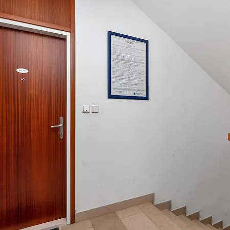 Bruno & Toni Deluxe Апартаменти *