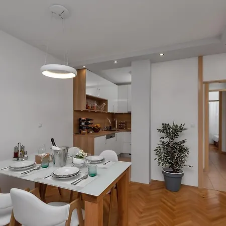 Bruno & Toni Deluxe * Makarska